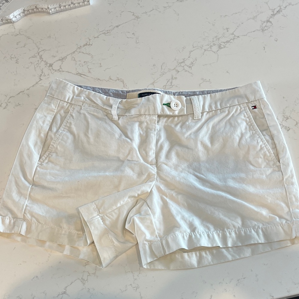 Tommy Hilfiger white chino shorts 6